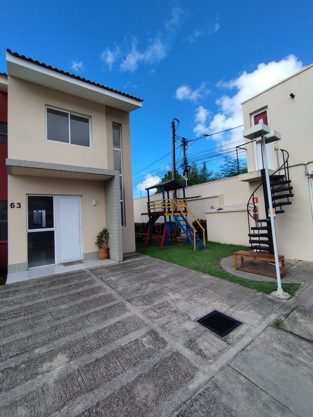 Casa Duplex - Venda - Bairro Santa Maria - Fortaleza - CE